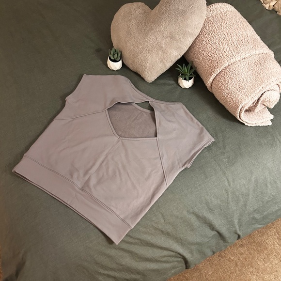 Women’s Athelta Gray Top - Picture 4 of 7